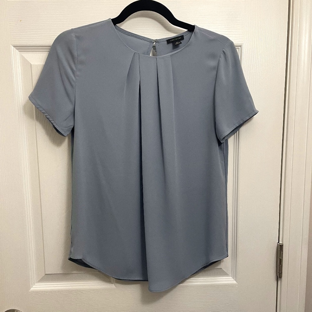 Ann Taylor X-Small Blue blouse